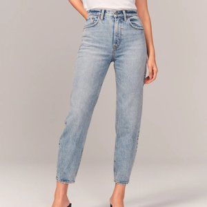 NWT Abercrombie & Fitch All Day Comfort Stretch Denim High Rise 80s Mom Jeans -